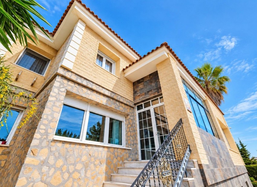  - Villa - 