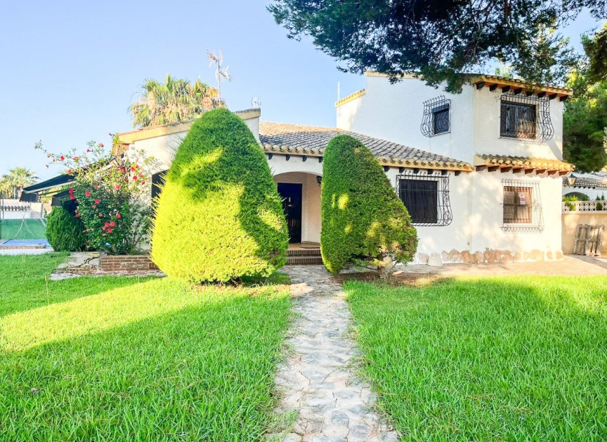  - Villa - 