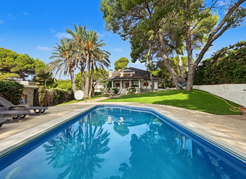  - Villa - 