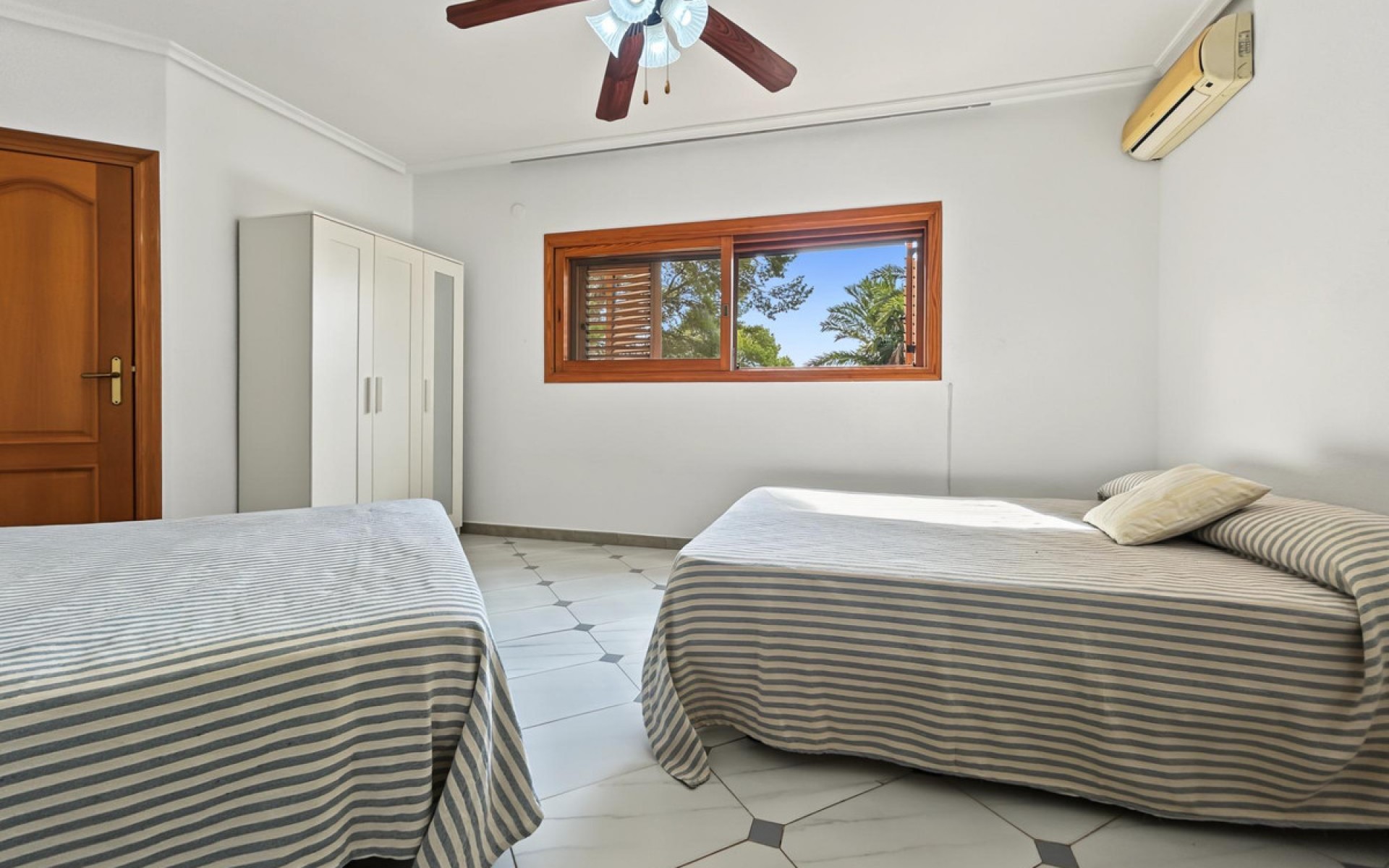  - Villa - 