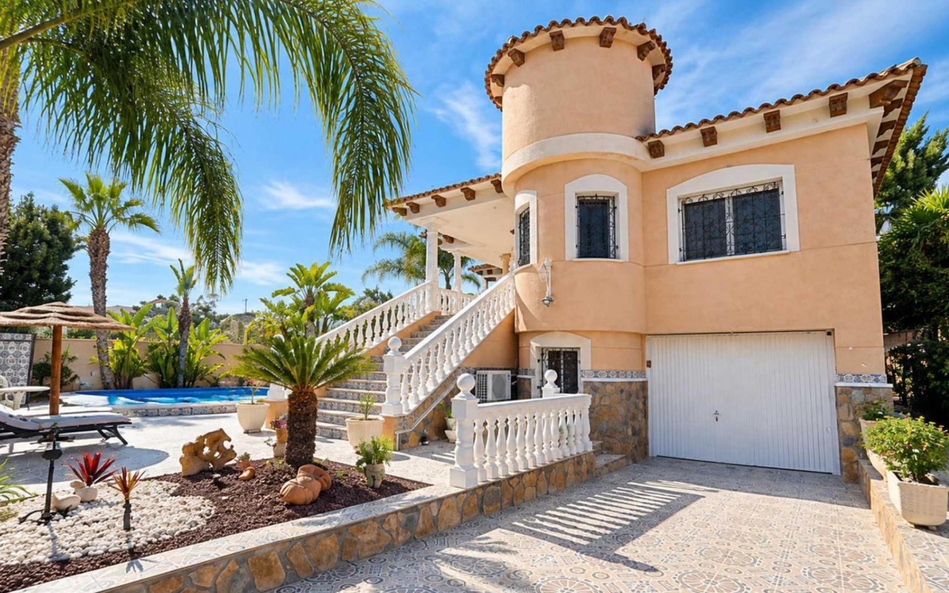  - Villa - 