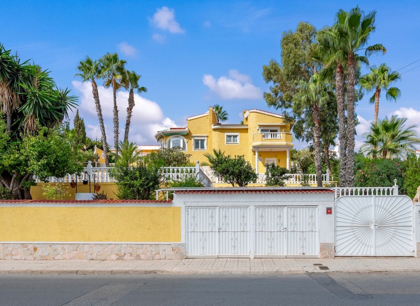  - Villa - 