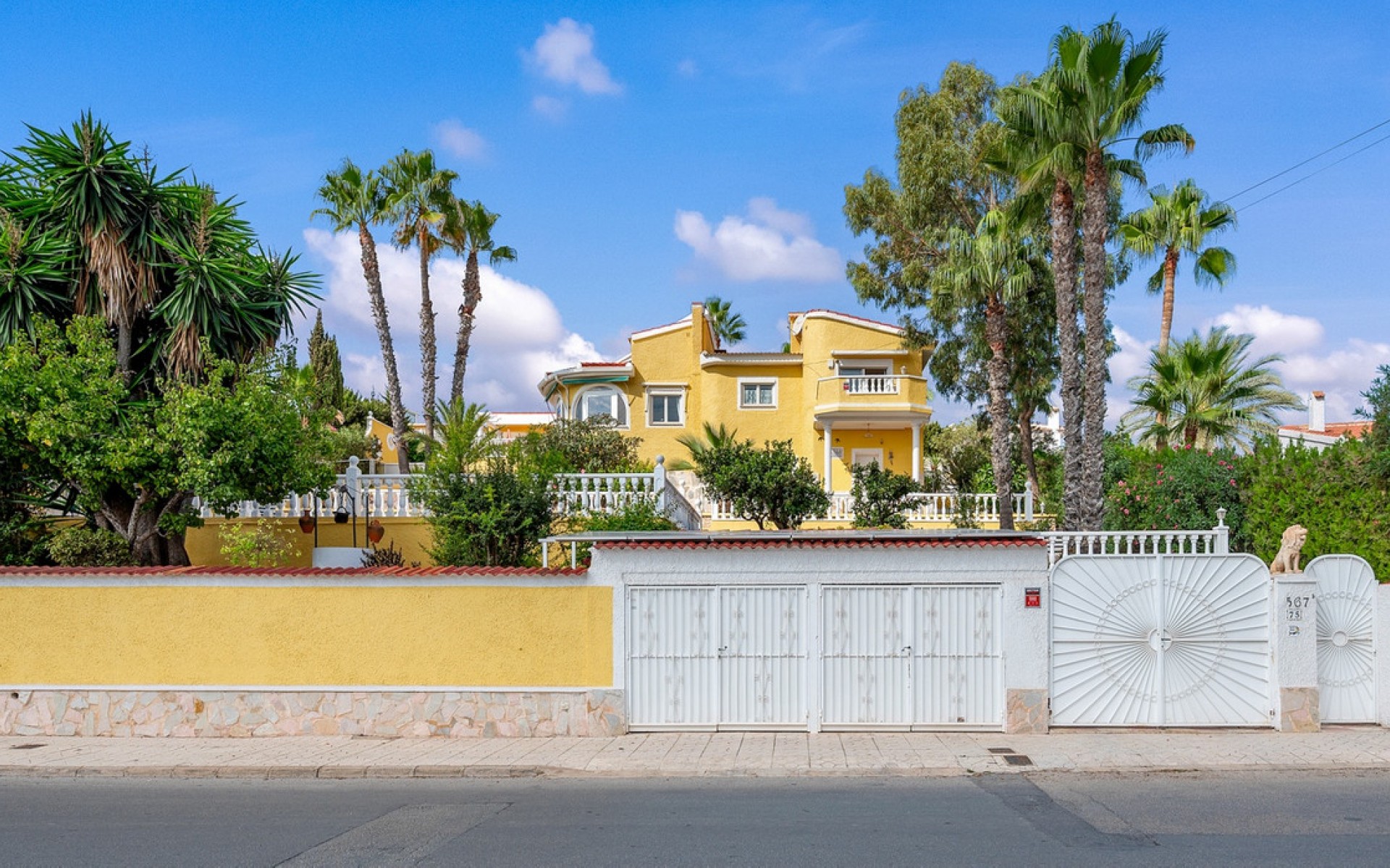 - Villa - 