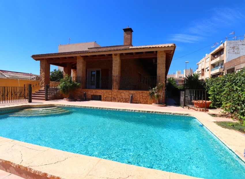  - Villa - 