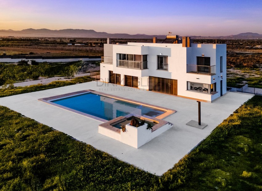  - Villa - 