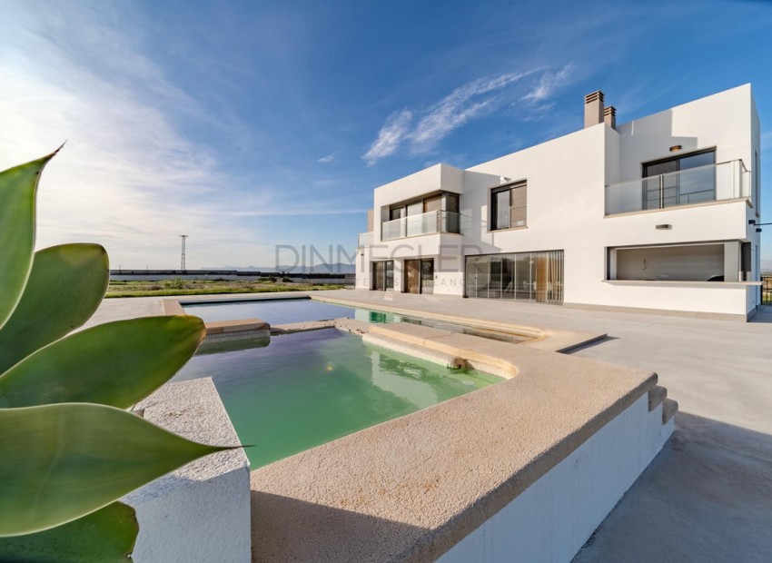  - Villa - 