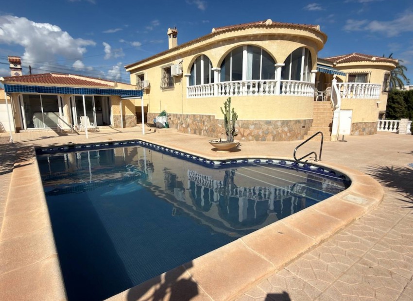  - Villa - 