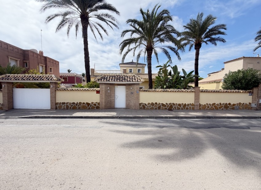  - Villa - 