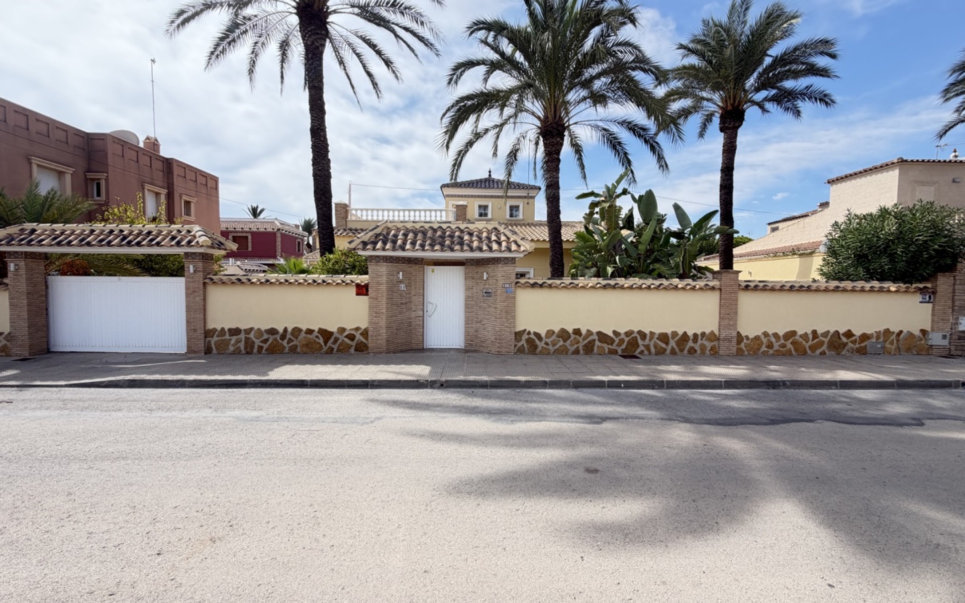  - Villa - 