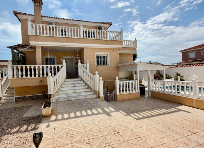  - Villa - 