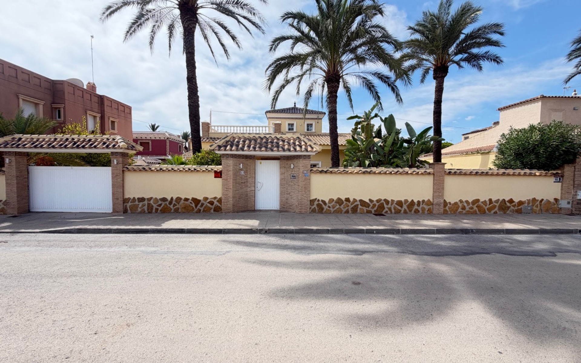  - Villa - 