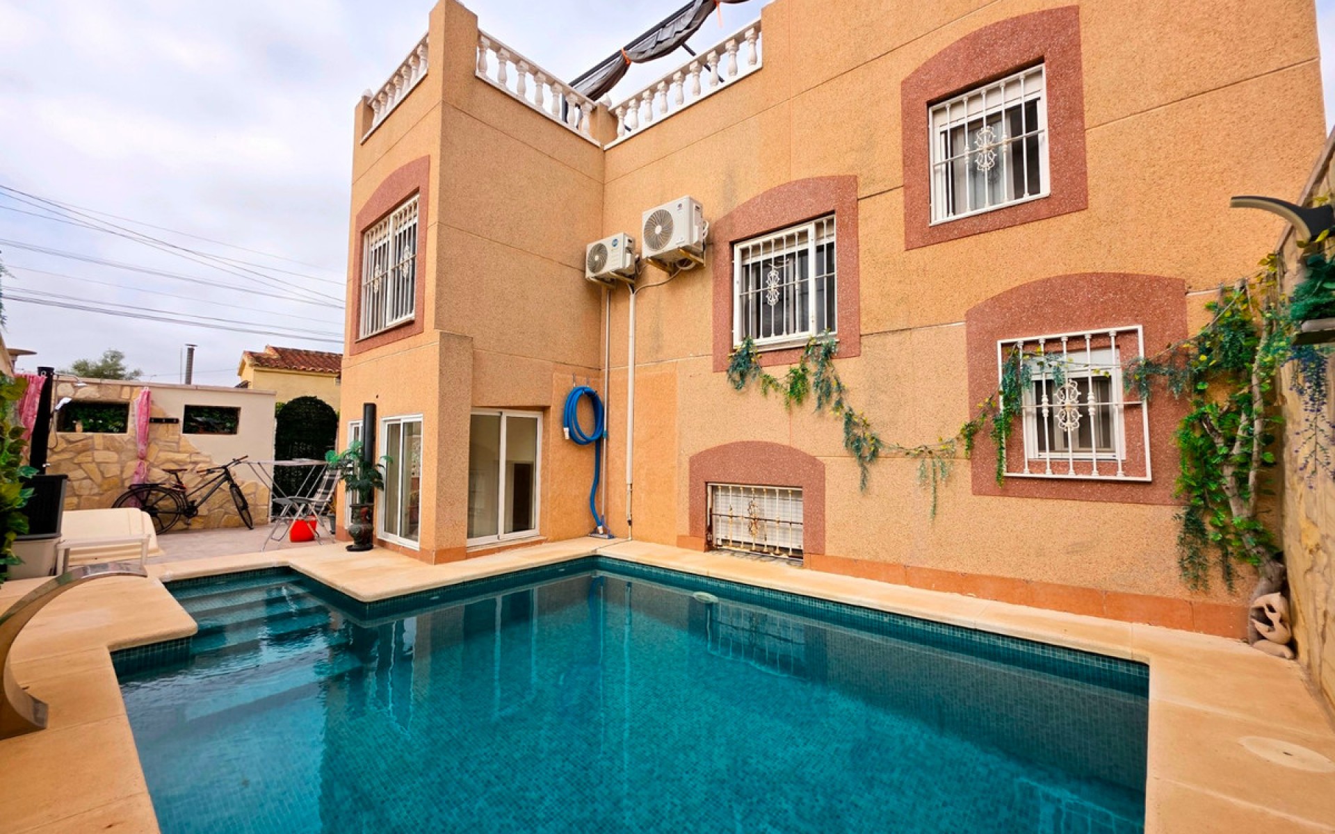  - Villa - 
