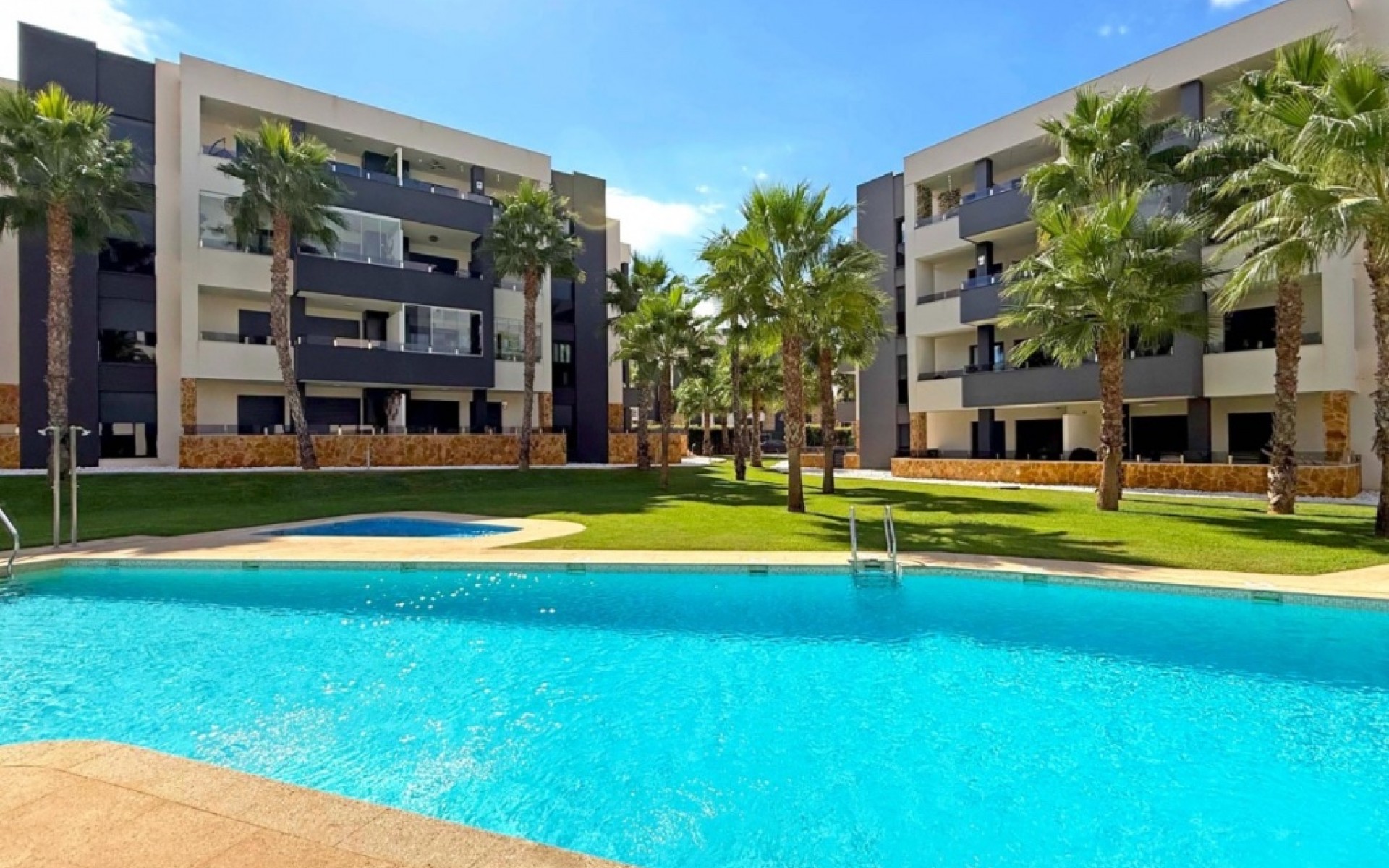 zum Verkauf - Apartment - Los Altos