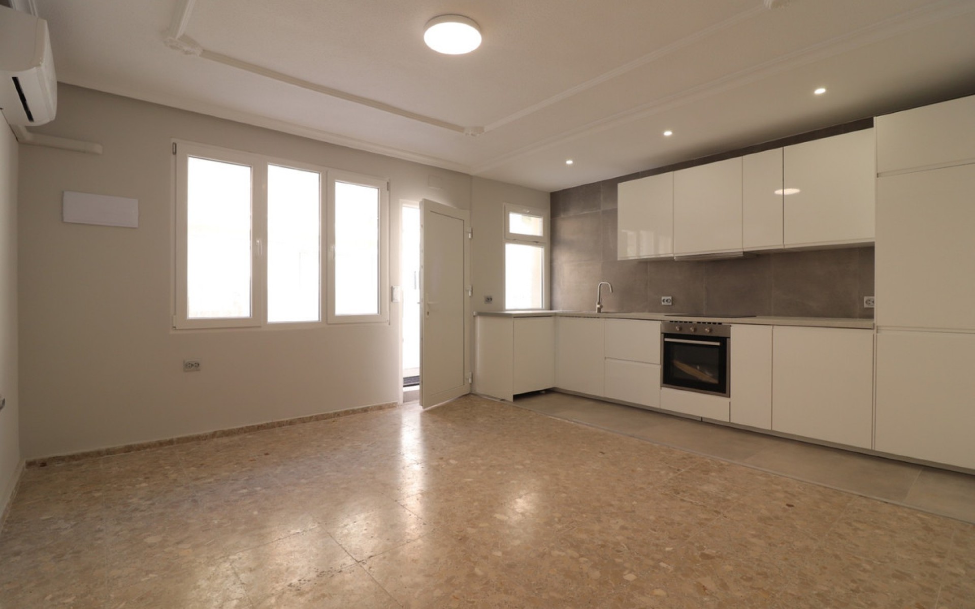 zum Verkauf - Apartment - Torrevieja - Torrevieja Centro