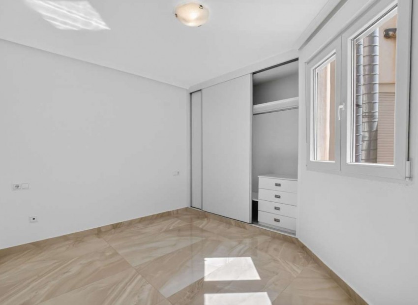 zum Verkauf - Apartment - Torrevieja - Torrevieja Centro