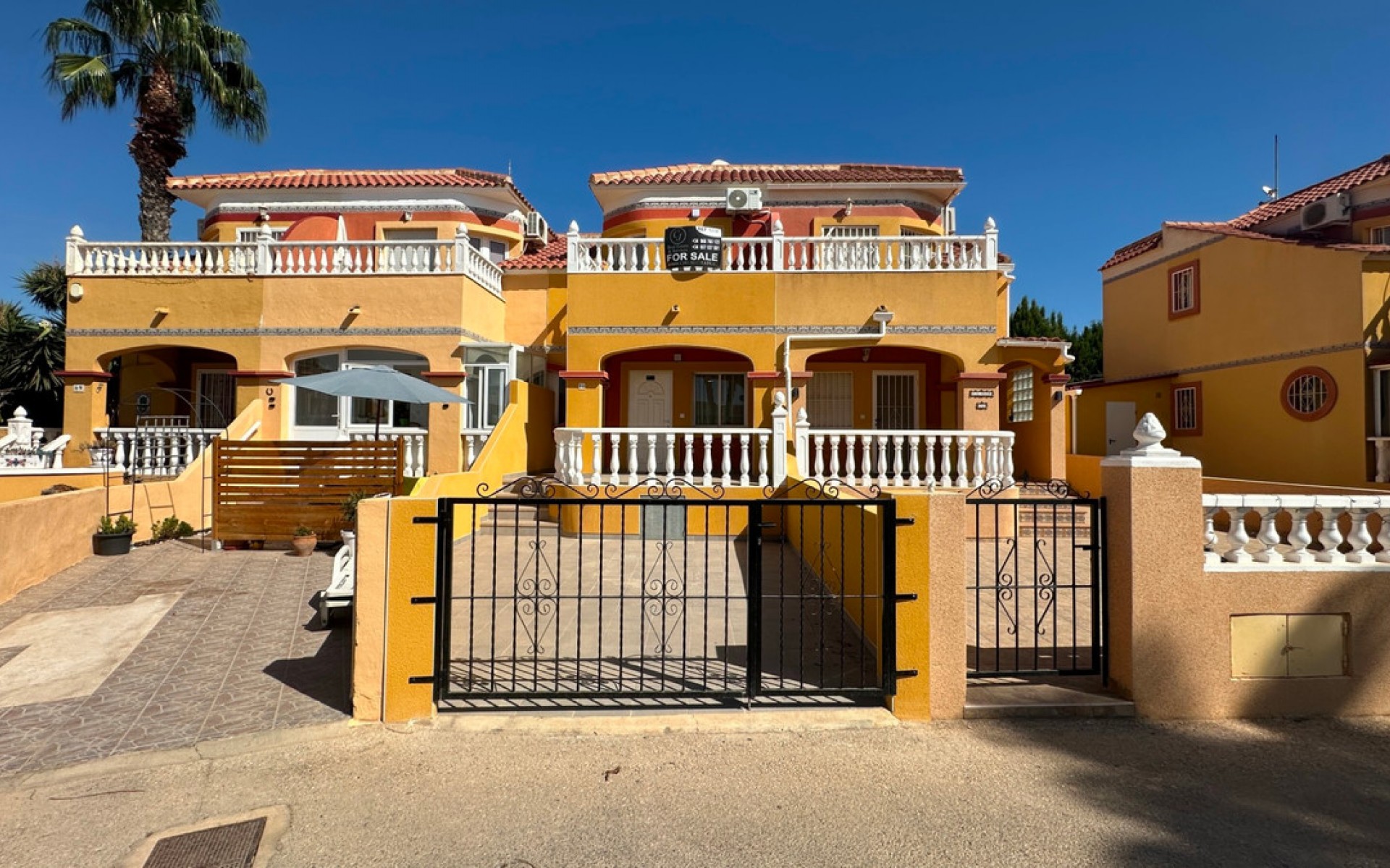 zum Verkauf - Reihenhaus - Cabo Roig - La Regia