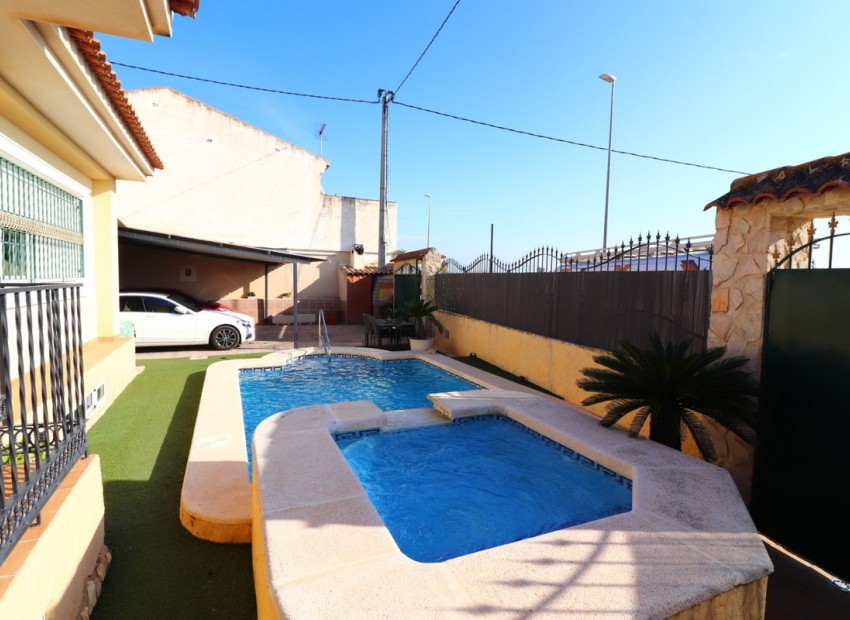 zum Verkauf - Villa - Almoradi - El Saladar