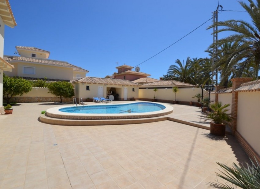 zum Verkauf - Villa - Cabo Roig