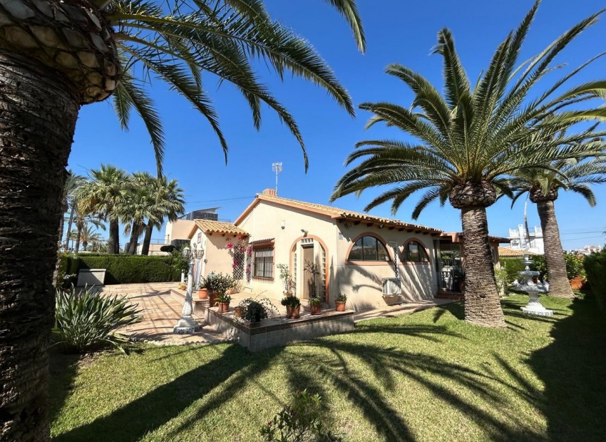 zum Verkauf - Villa - Cabo Roig