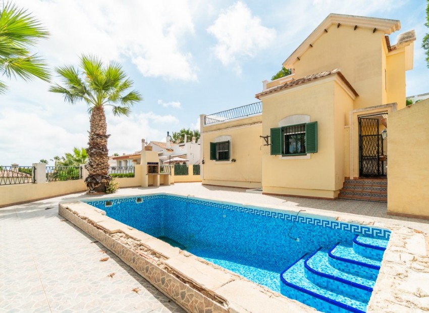 zum Verkauf - Villa - Orihuela Costa - Villamartin