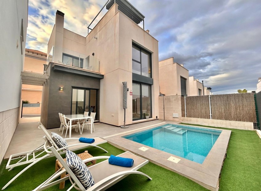 zum Verkauf - Villa - Orihuela - Orihuela Costa