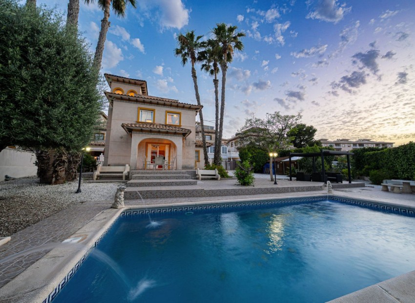 zum Verkauf - Villa - Orihuela - Orihuela Costa