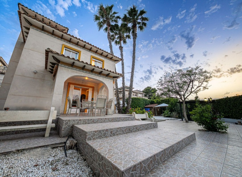 zum Verkauf - Villa - Orihuela - Orihuela Costa