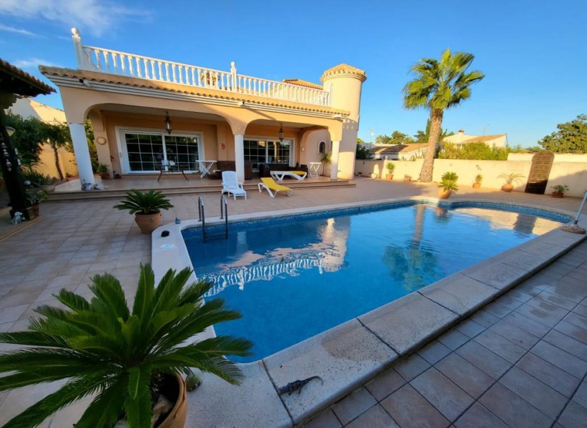 zum Verkauf - Villa - Orihuela - Playa Flamenca