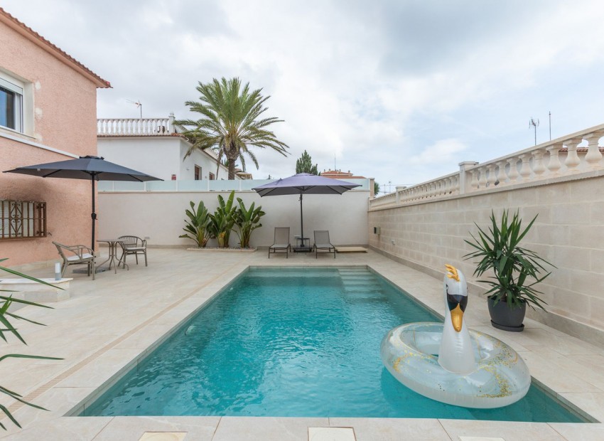 zum Verkauf - Villa - Orihuela - Punta Prima