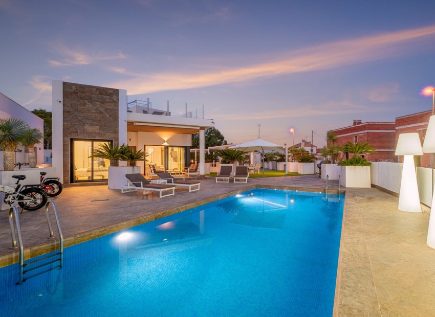 zum Verkauf - Villa - Orihuela - Villamartin