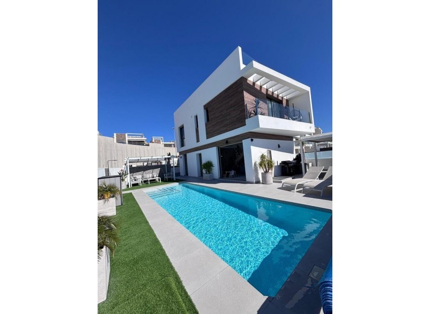 zum Verkauf - Villa - Orihuela - Villamartin