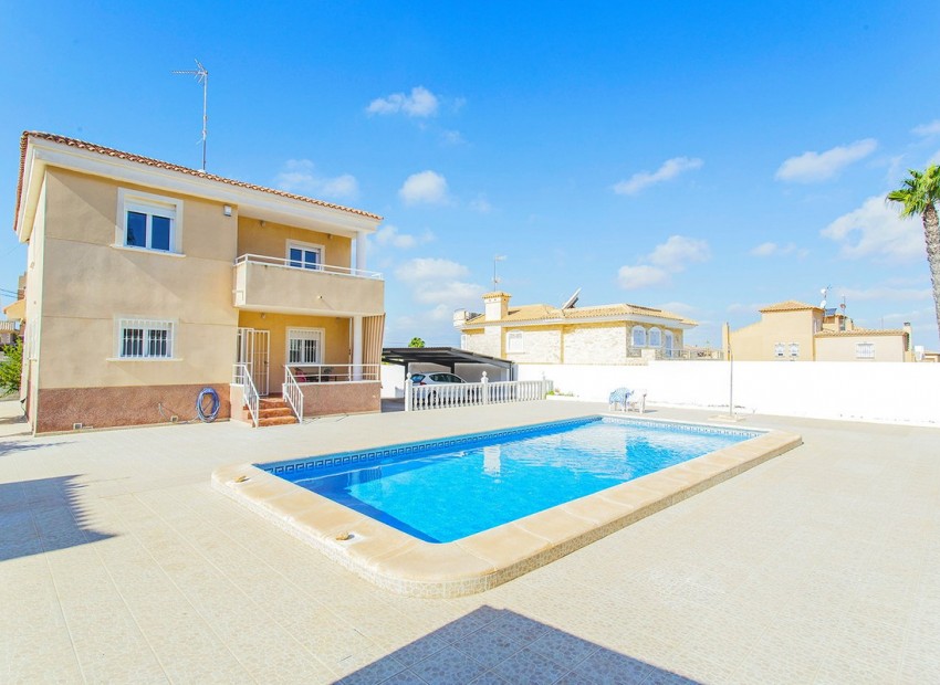 zum Verkauf - Villa - Torrevieja - Aguas Nuevas