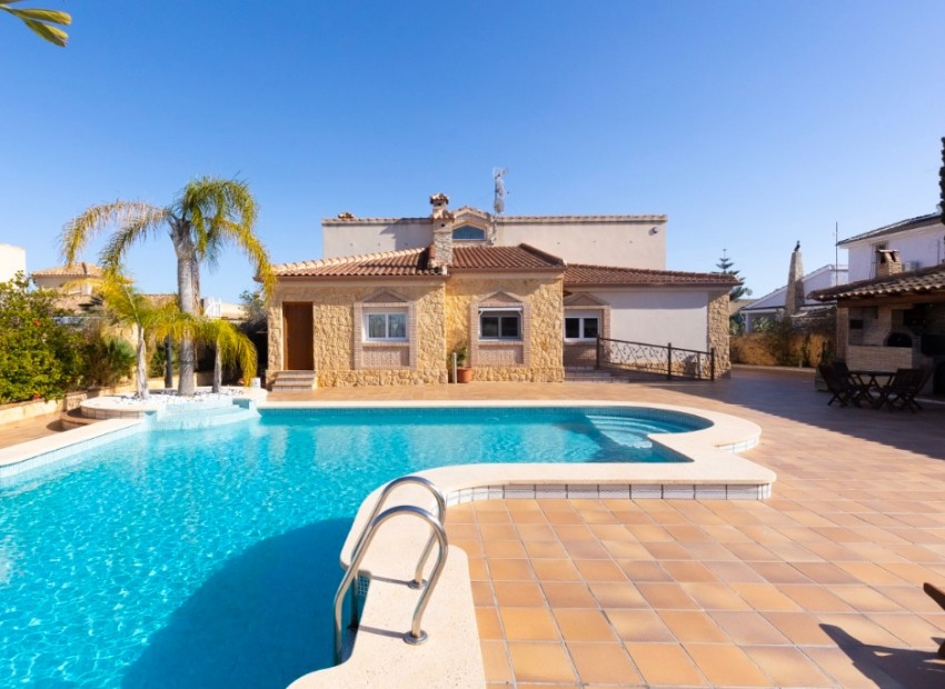 zum Verkauf - Villa - Torrevieja - Los Altos