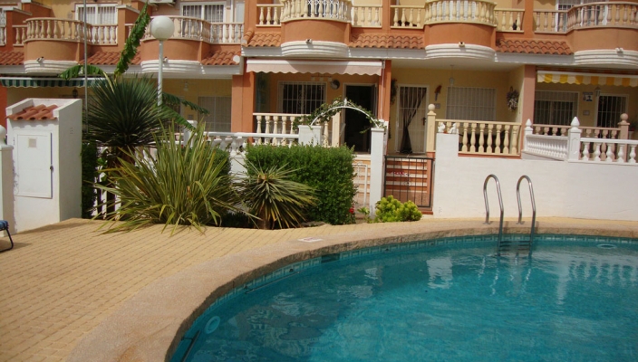 Resale Townhouse for Sale, Costa Blanca South: Holidays solved