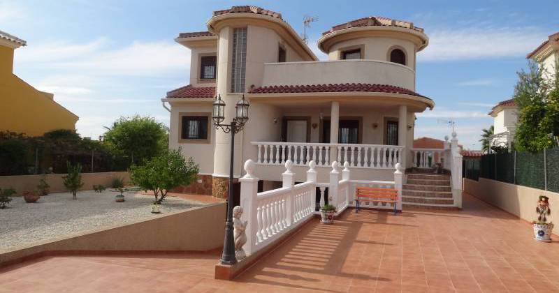 John & Mary - blij met hun aankoop van onroerend goed