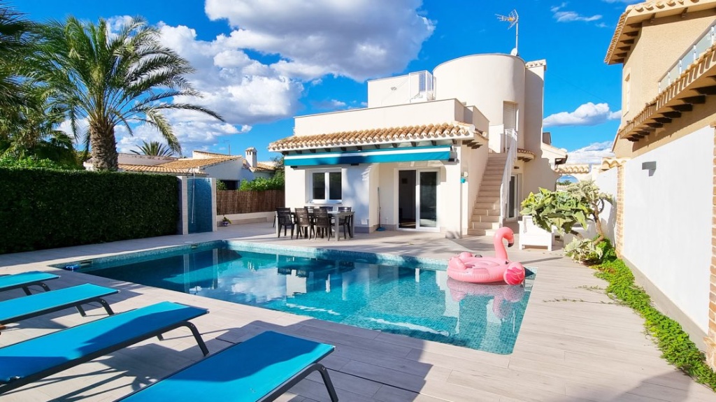 Villa in Playa Flamenca - view 1