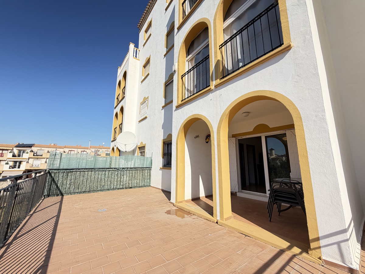 Apartment in La Zenia - Image 3