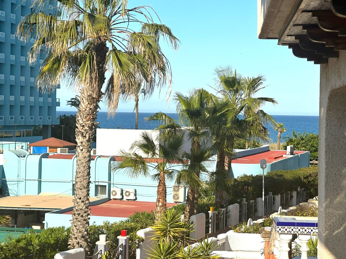 Villa in Guardamar del Segura - view 1