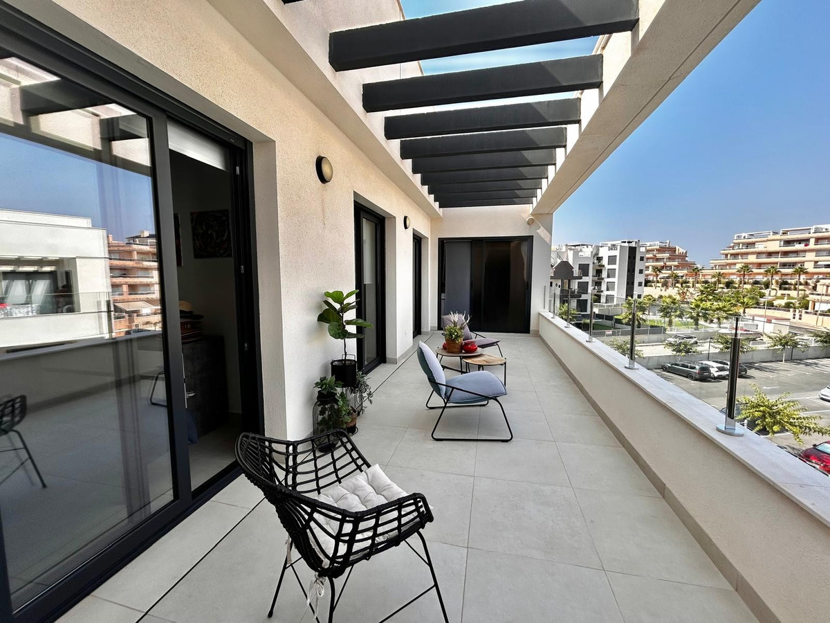Apartment in Villamartin - Image 4
