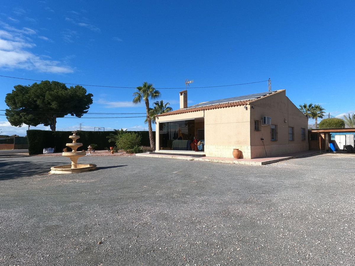 Villa in Cox - Image 3