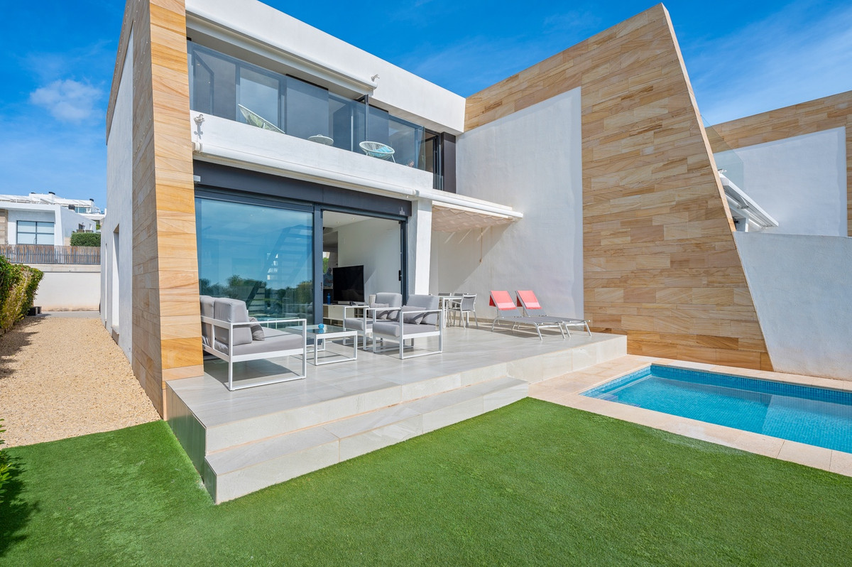 Villa in Los Dolses - view 1