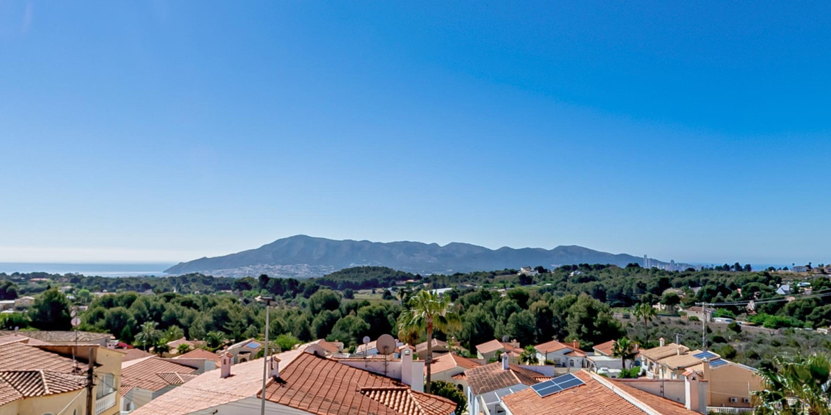 Villa in l'Alfas del Pi - view 1