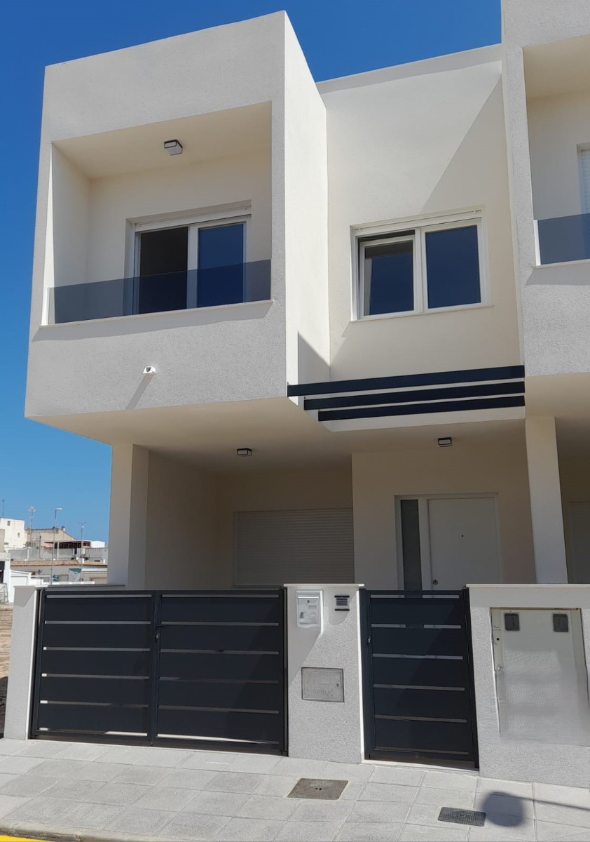 House in Los Tarragas - view 1