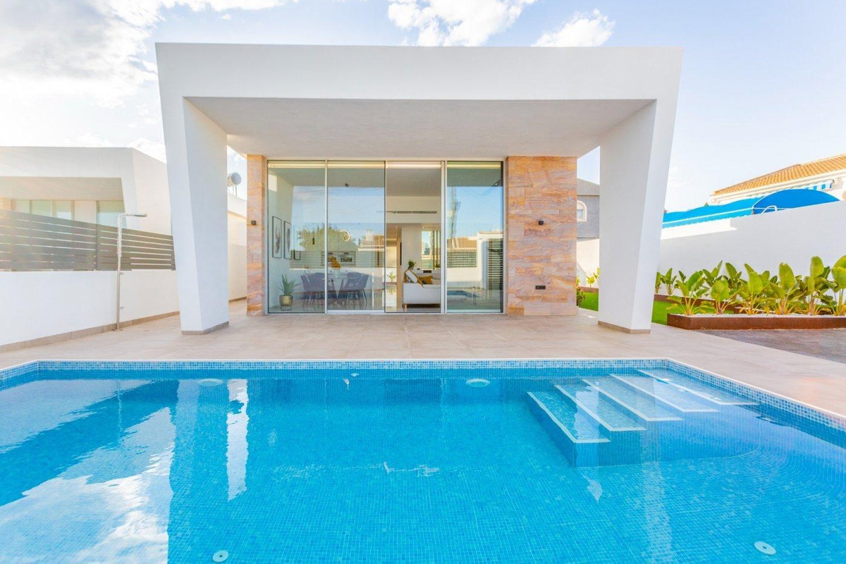 Villa in Torrevieja - view 1