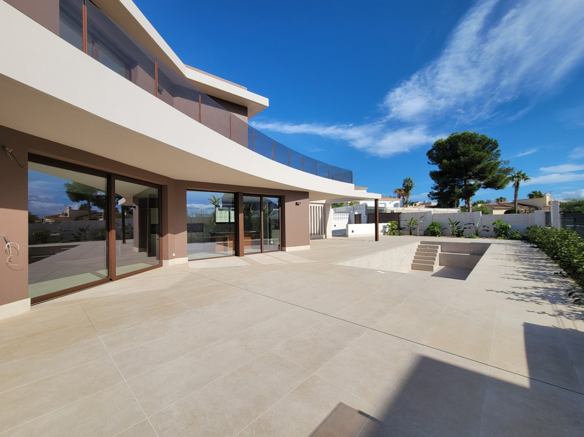 Villa in Calp - view 1