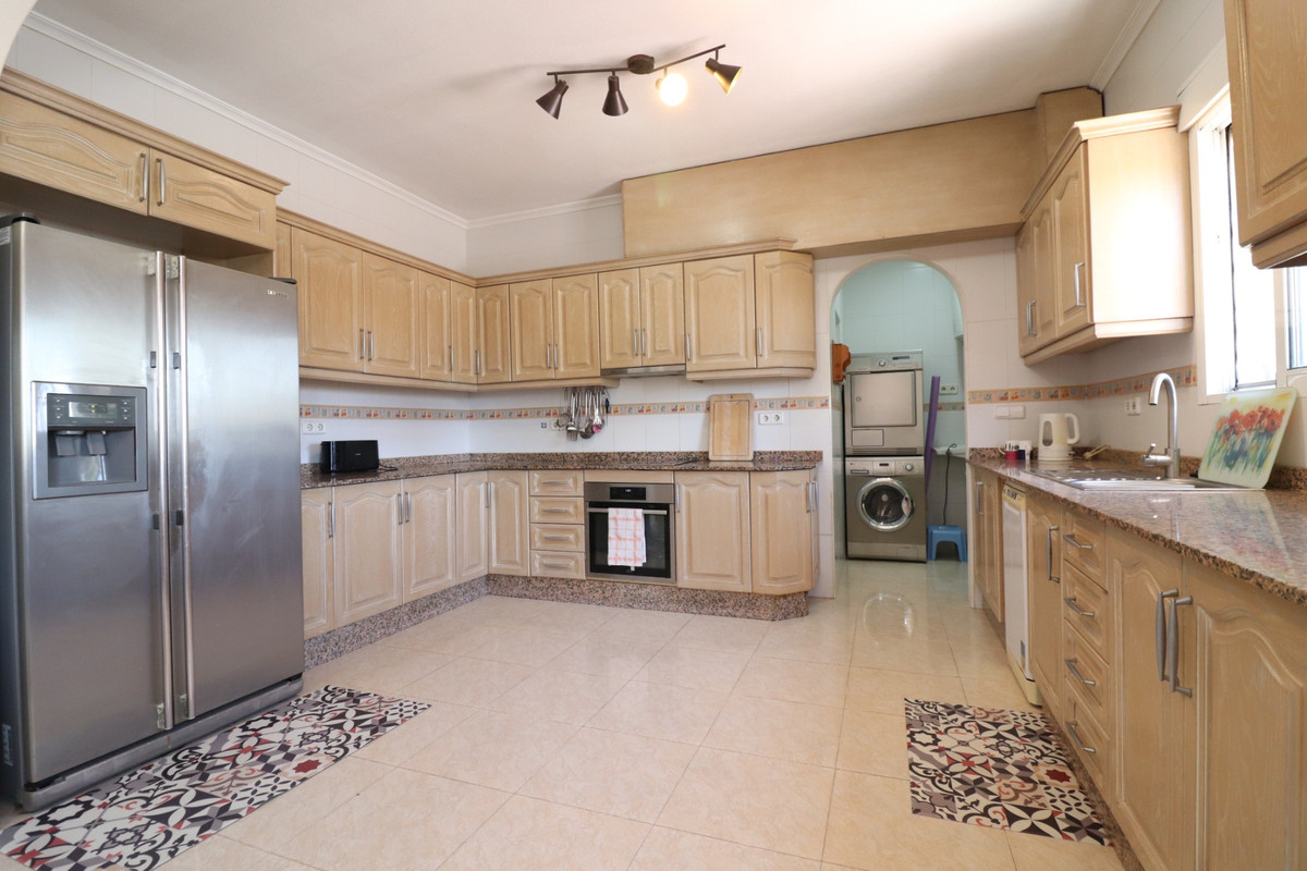 Villa in Catral - Image 3