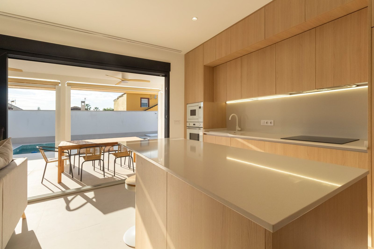 Villa in El Chaparral - Image 3