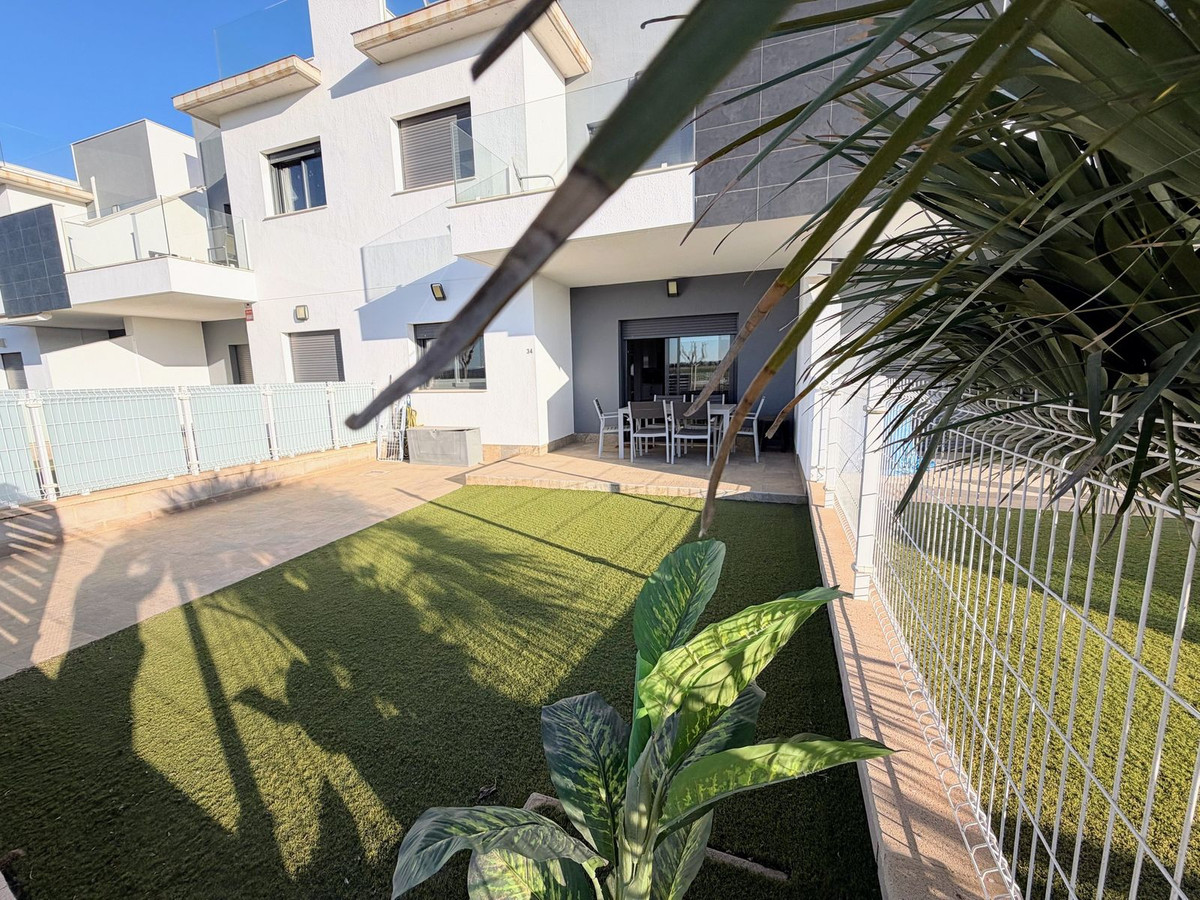 Apartment in Los Tarragas - view 1