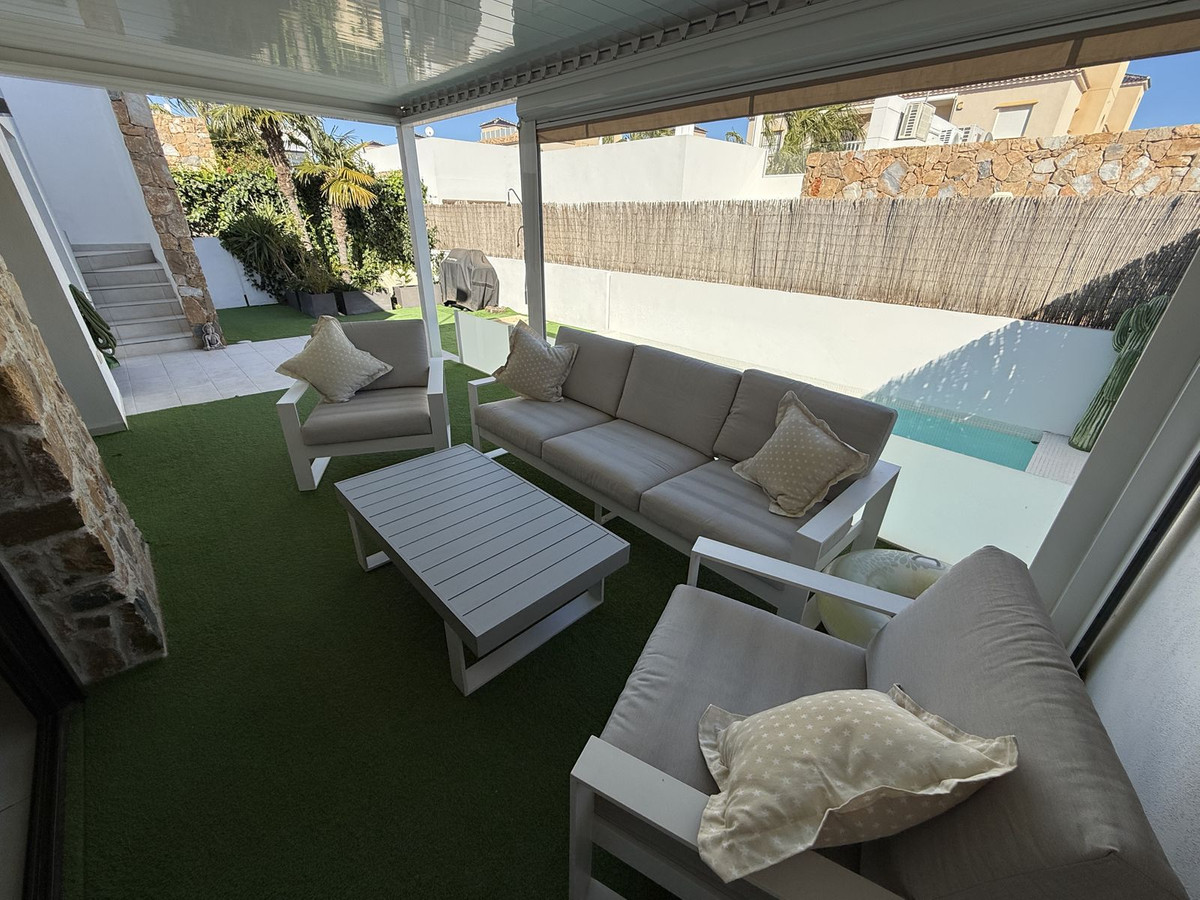 Villa in Dehesa de Campoamor - Image 2