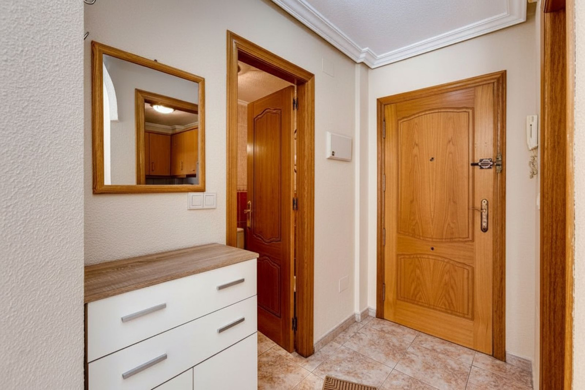 Apartment in Torrevieja - Image 3